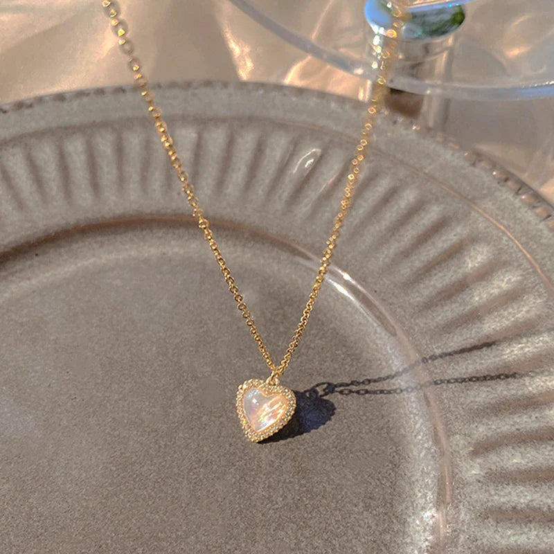 Herzförmiger Opal Charm Anhänger Halskette | Shop Nory
