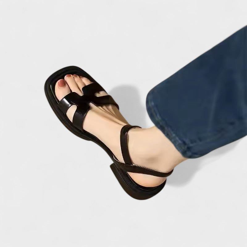 Klassische Sandalen