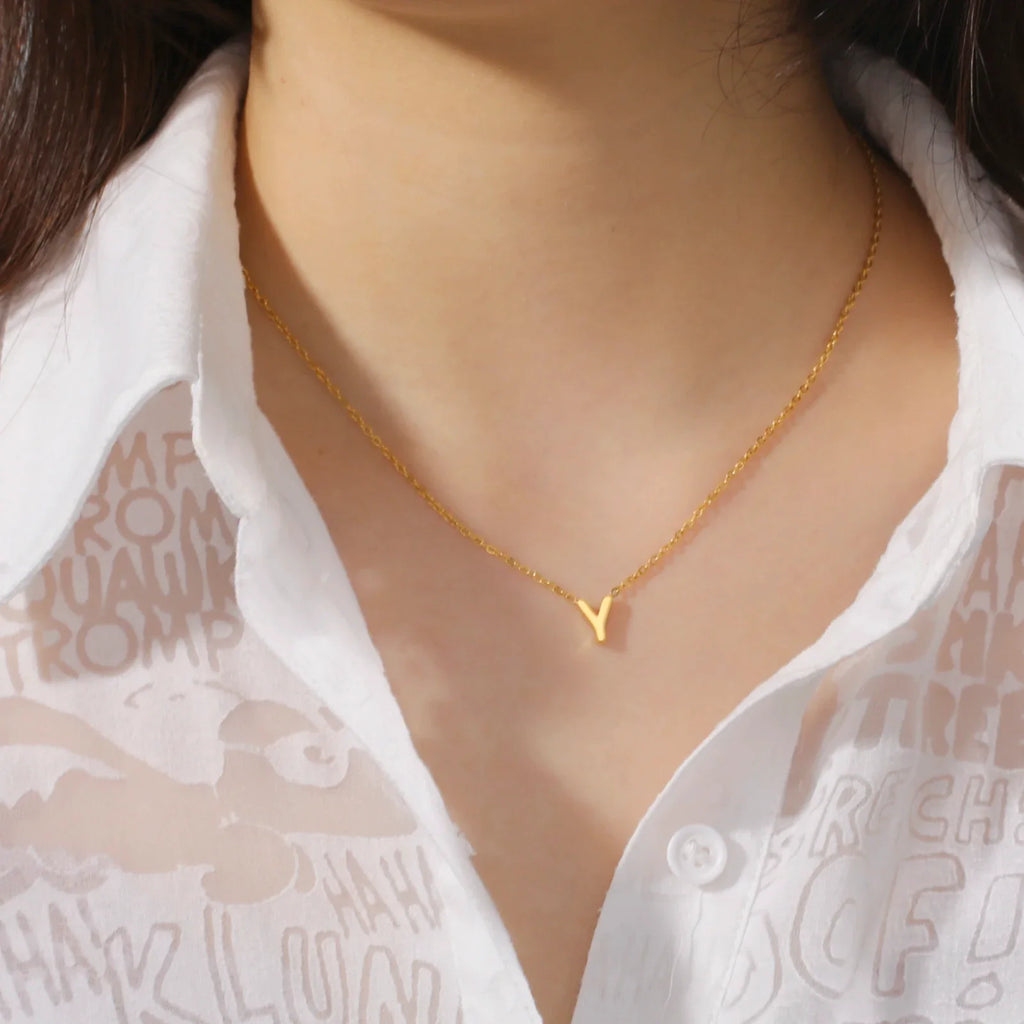 Minimalistische Initialen Halskette – A–Z Alphabet Edelstahl Choker für Frauen Shop Nory