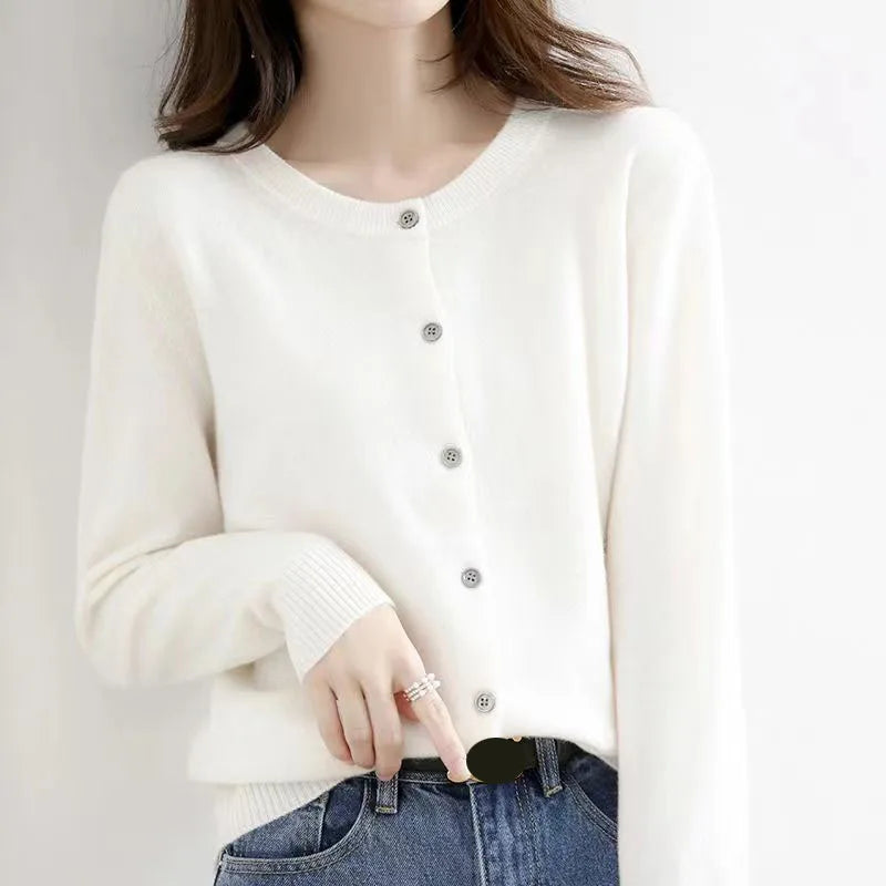 Klassische Strickjacke