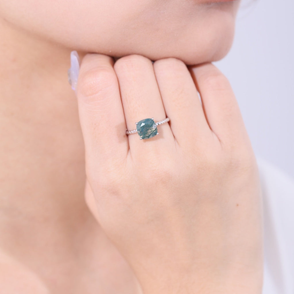 Ring aus natürlichem Moosachat in quadratischer Form in Silber | Shop Nory