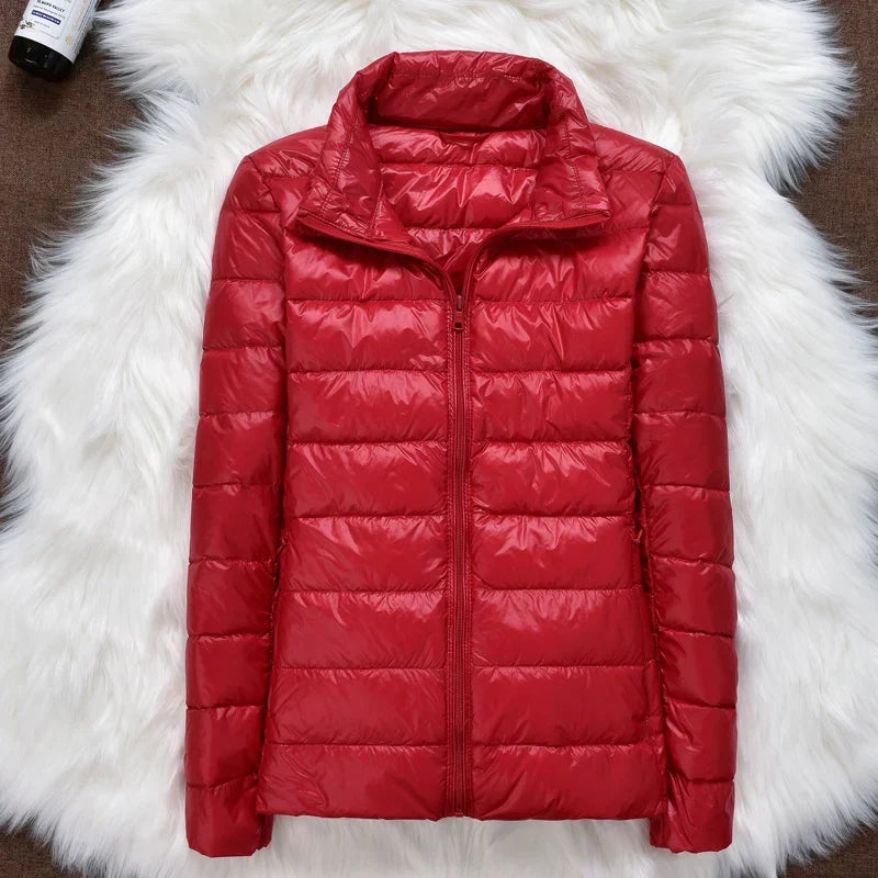 ShopNory | Ultraleichte Damen Daunenjacke mit Kapuze