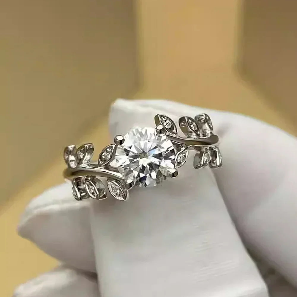 Exquisite 1CT Blatt Moissanit Verlobungsring aus Sterlingsilber | Shop Nory