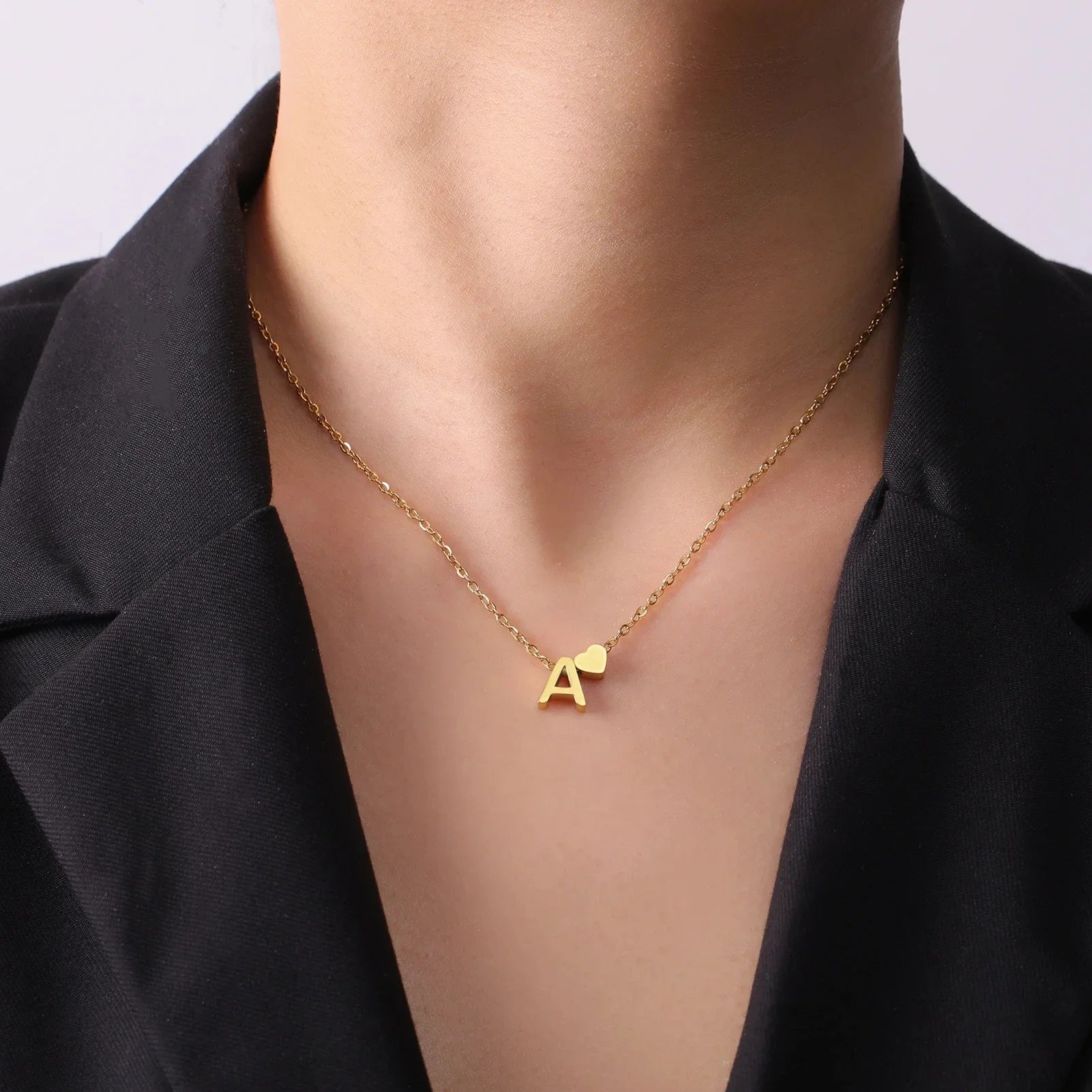 Minimalistische Initialen Halskette – A–Z Alphabet Edelstahl Choker für Frauen Shop Nory