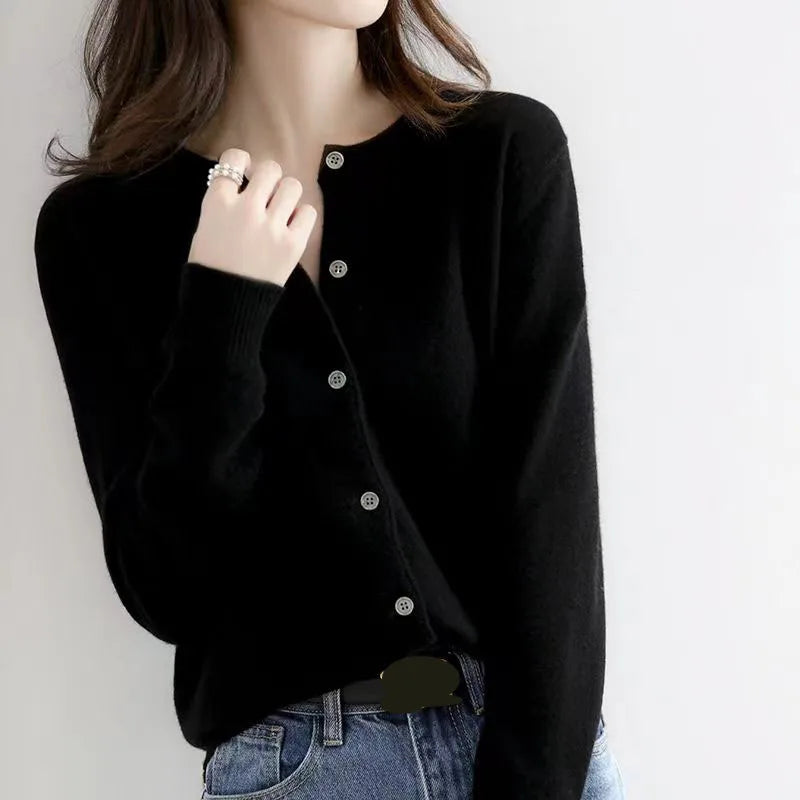 Klassische Strickjacke