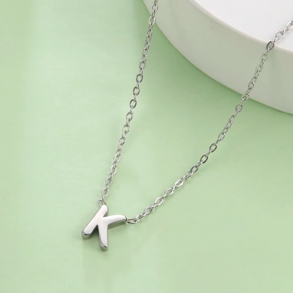Minimalistische Initialen Halskette – A–Z Alphabet Edelstahl Choker für Frauen Shop Nory