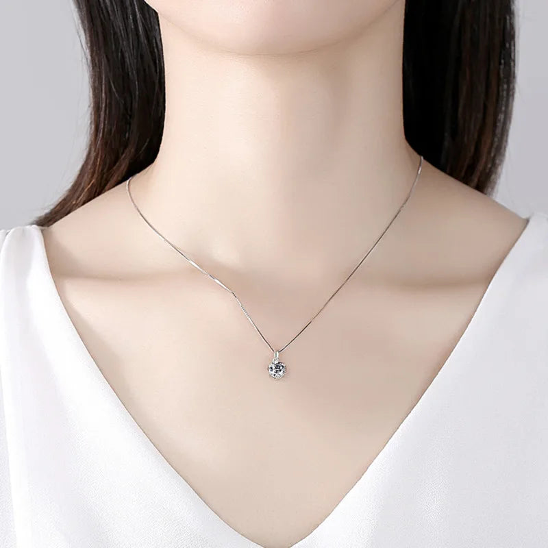 Luminous Moissanite Anhänger Halskette - Erschwinglicher Luxus für Frauen | Shop Nory
