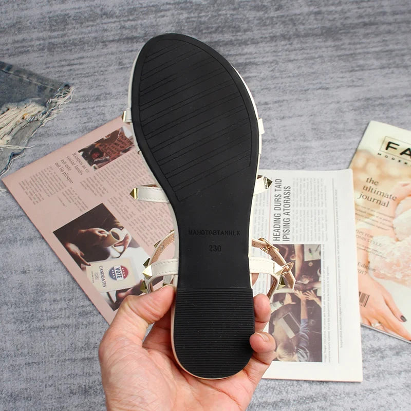 Sommer Damen Sandalen Frauen Lässige Flache Schuhe Schlicht Stil Mode Nieten Design Gehen und Einkaufen Große Größe