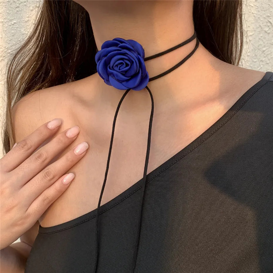 Romantische große Rosen Schlüsselbein Choker Halskette | Shop Nory