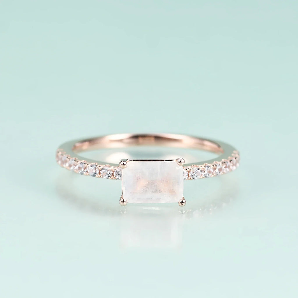 Einzigartiger Mondsteinring mit einem smaragdgrünen Mondstein aus Sterlingsilber | Shop Nory