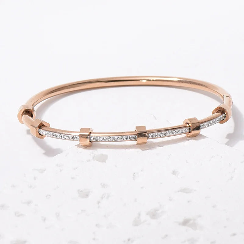 Elegante Cubic-Zirkonia-Armbänder für Frauen in Gold und Silber | Shop Nory