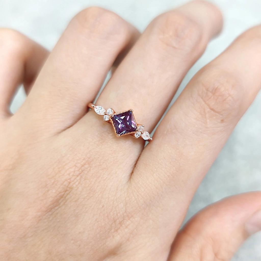 Roségoldener Alexandrit-Ring mit Farbwechsel | Shop Nory