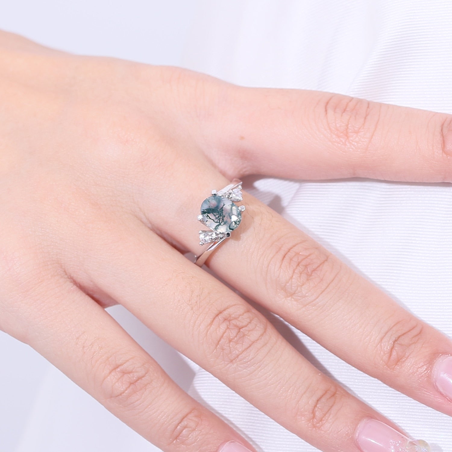 Ring aus echtem Moosachat in ovaler Form in Silber | Shop Nory