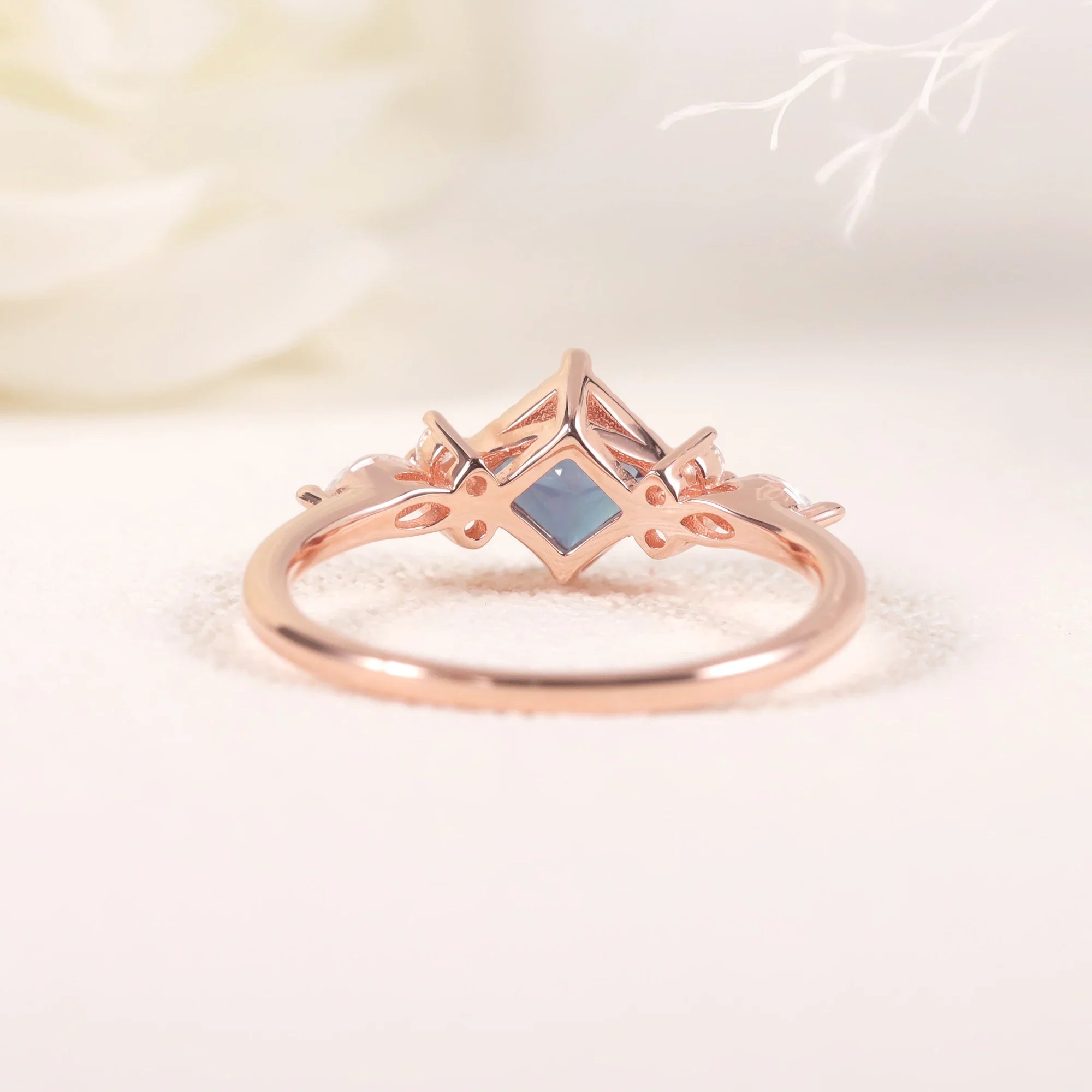 Roségoldener Alexandrit-Ring mit Farbwechsel | Shop Nory