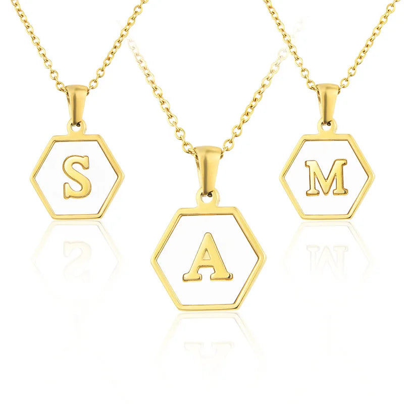 Gold Hexagon Initial Letter Anhängerkette | Shop Nory