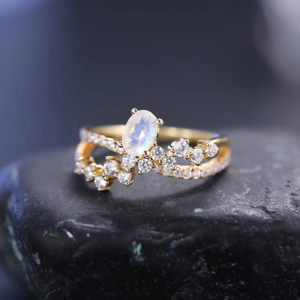Art-Deco-Mondsteinring mit Diamant-CZ-Steinen | Shop Nory