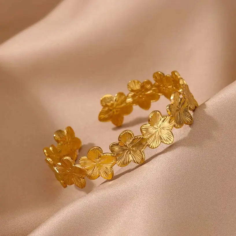 Vintage Floral Armreif – Goldfarbiger Edelstahl-Bangle für Frauen Shop Nory