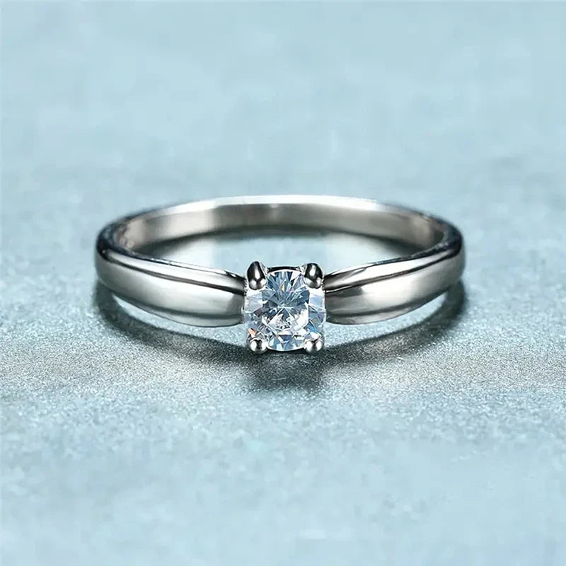 Eleganter Ring mit kubischem Zirkonia für Verlobungen für Frauen | Shop Nory