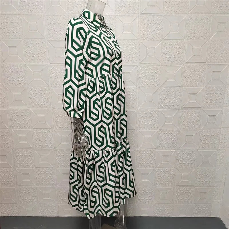 Langärmliges Kleid Mit Geometrischem Muster