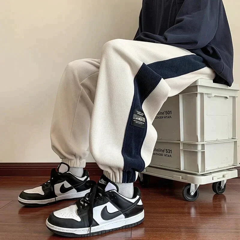 Streetwear-Herren-Jogginghose im Patch-Design