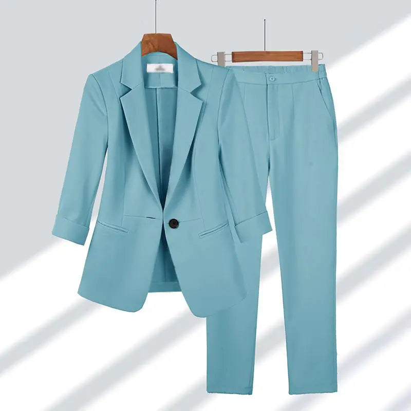 Zweiteiliger Luxusanzug mit Jacke und Hose