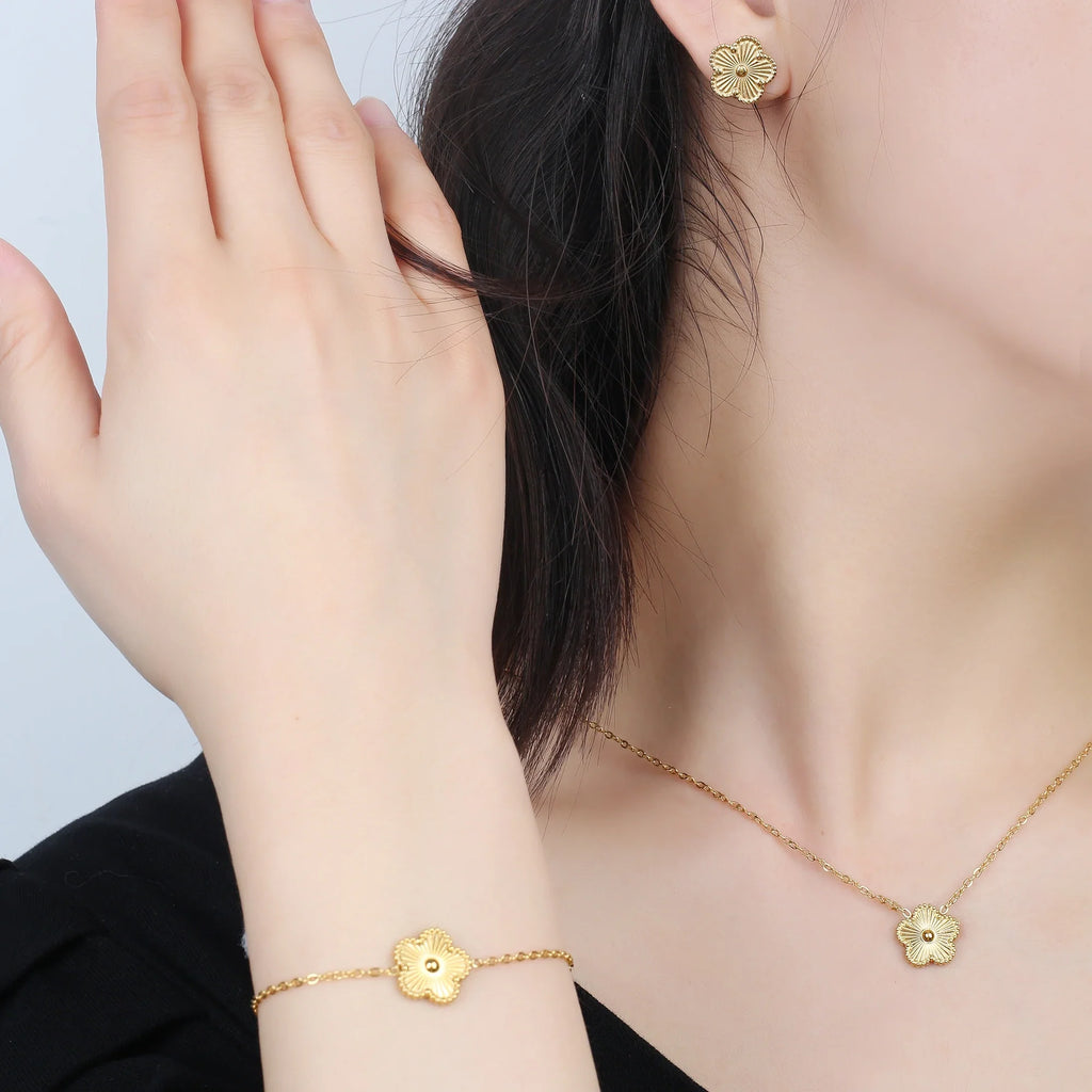 Klassisches Edelstahl Fünf-Blumen-Armband für Damen Shop Nory