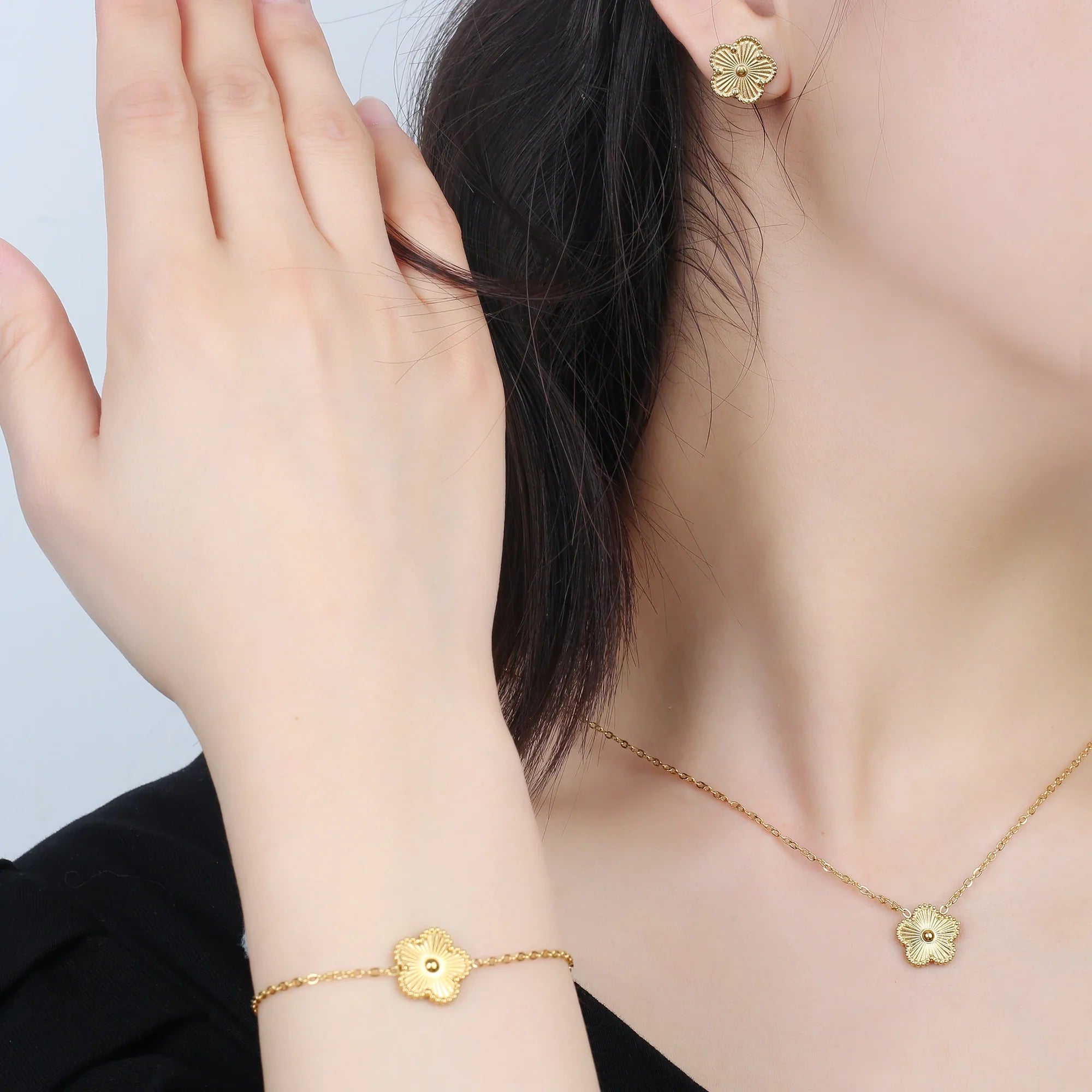 Klassisches Edelstahl Fünf-Blumen-Armband für Damen Shop Nory