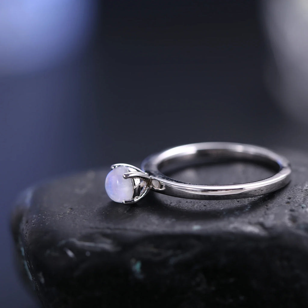 Ring aus natürlichem Mondstein, schlicht, minimalistisch und zierlich aus Sterlingsilber | Shop Nory