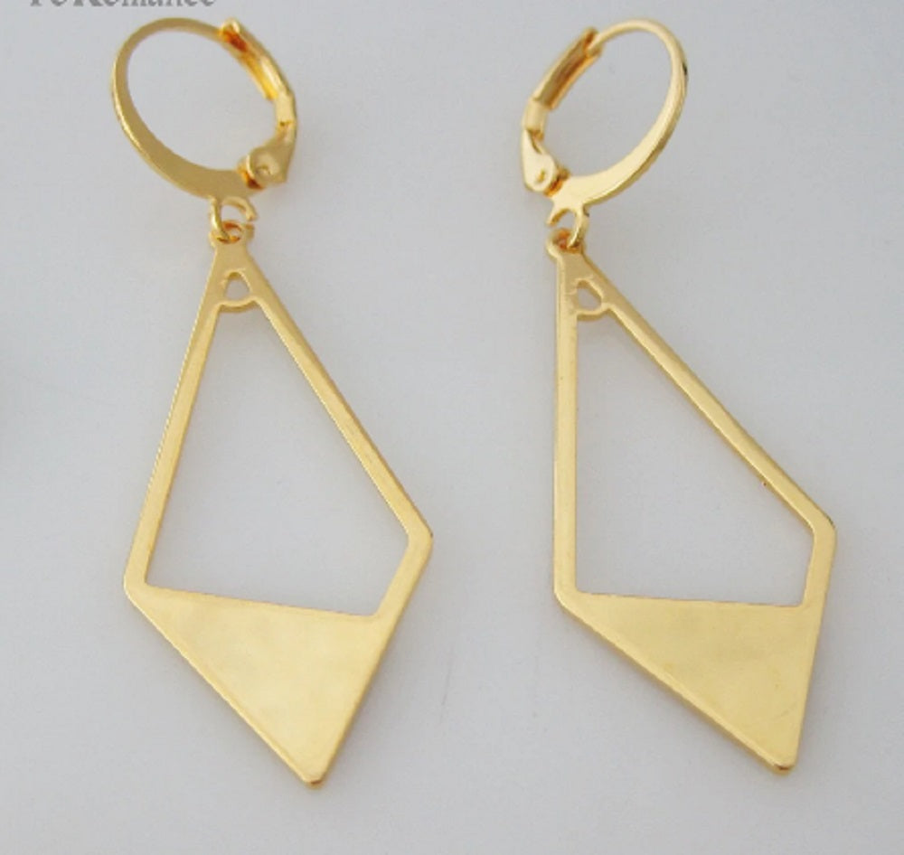 Ausschnitt Dreiecksschleifenclip Geometrische Anhänger Ohrringe | Shop Nory