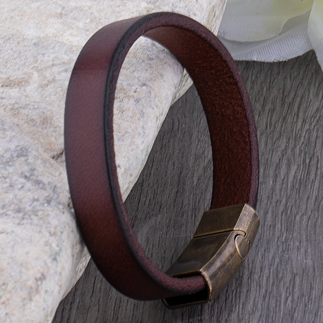 Robuste Lederarmband mit Messingschließe
