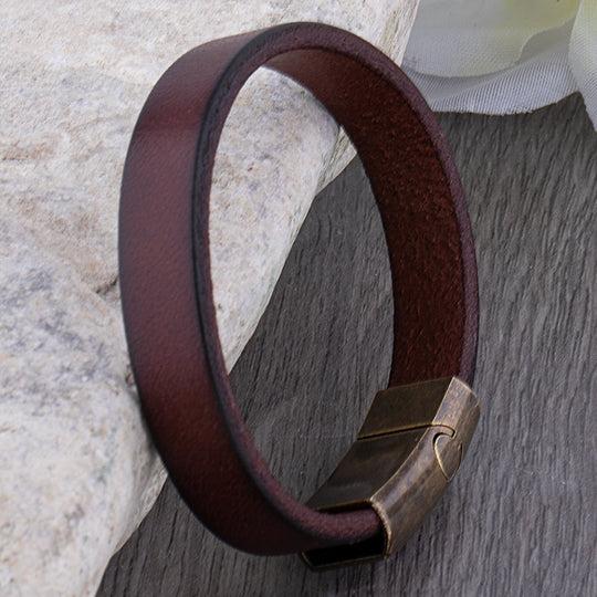 Robuste Lederarmband mit Messingschließe