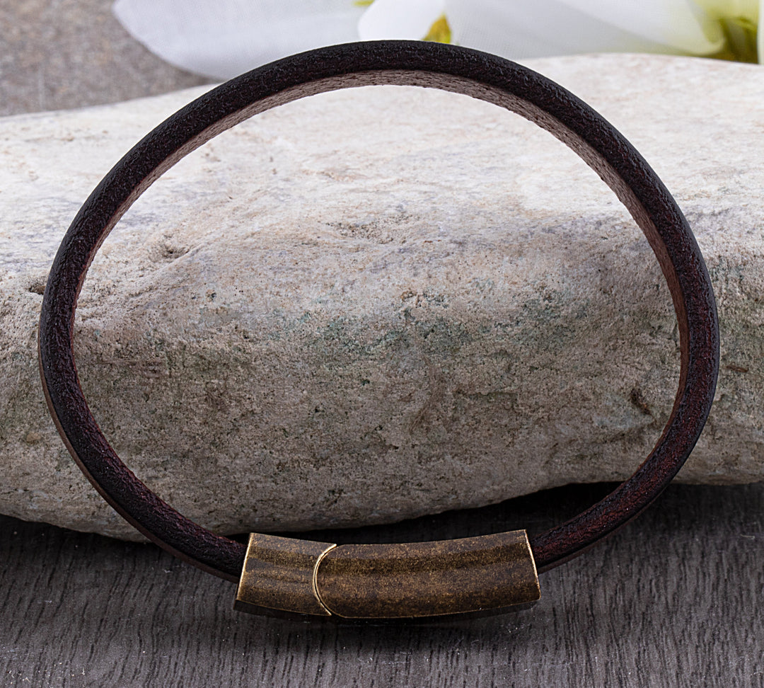 Robuste Lederarmband mit Messingschließe