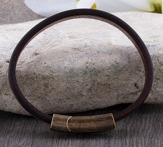 Robuste Lederarmband mit Messingschließe