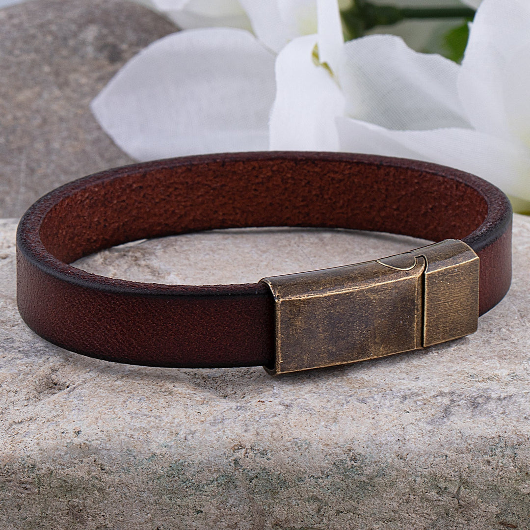 Robuste Lederarmband mit Messingschließe