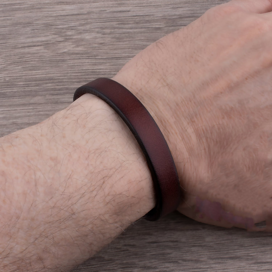 Robuste Lederarmband mit Messingschließe