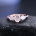 Drei-Steine-Ring mit natürlichen Mondsteinen Art Deco | Shop Nory