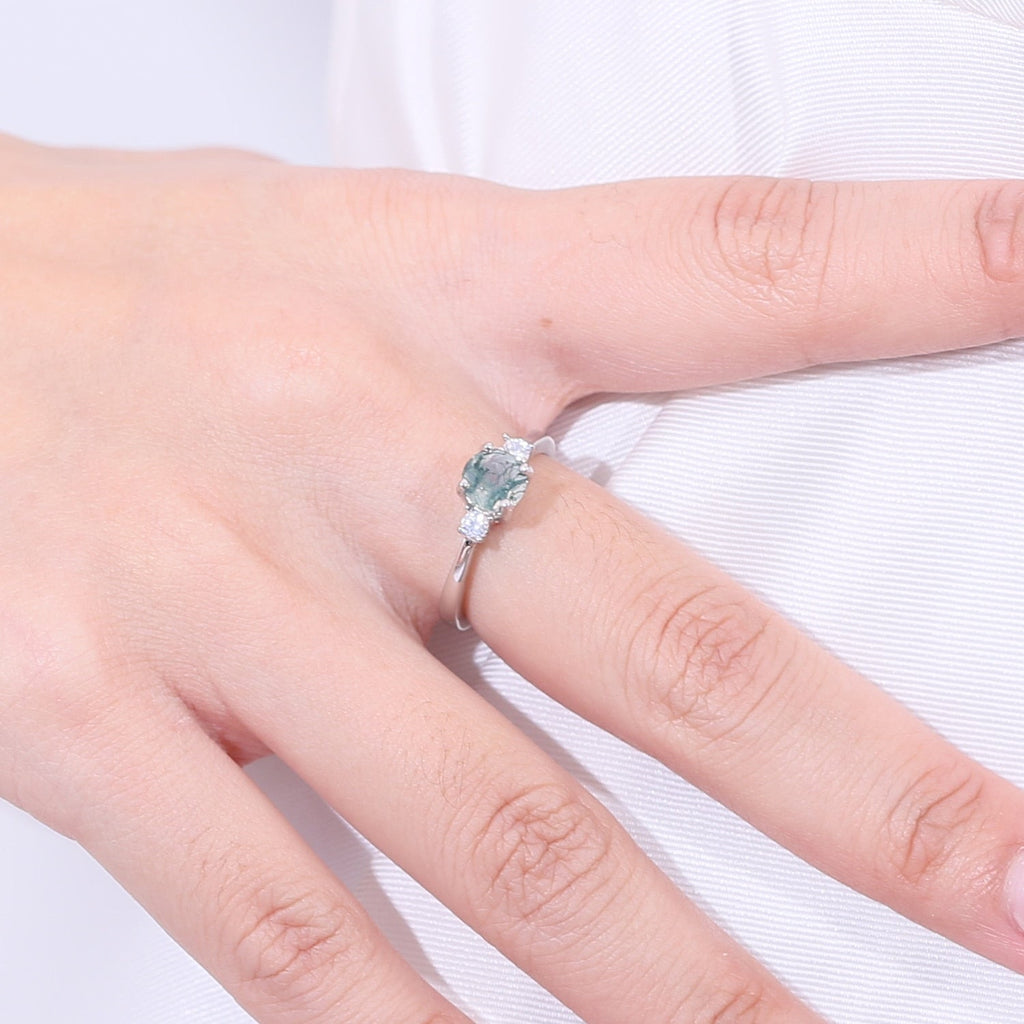 Grüner Moosachat-Ring, klassischer Verlobungsring mit drei Steinen in Silber | Shop Nory
