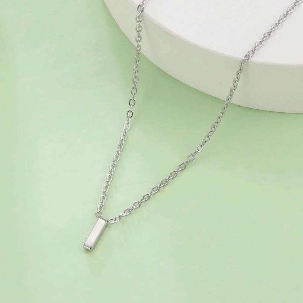 Minimalistische Initialen Halskette – A–Z Alphabet Edelstahl Choker für Frauen Shop Nory