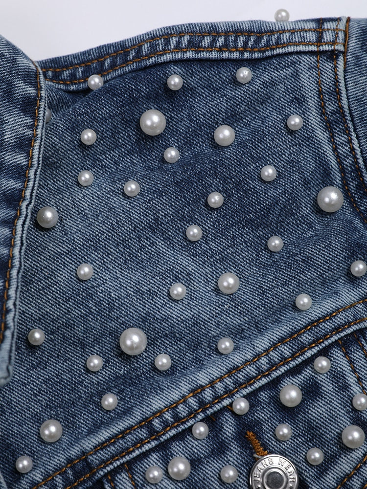 Lässige Jeansjacke mit Perlen