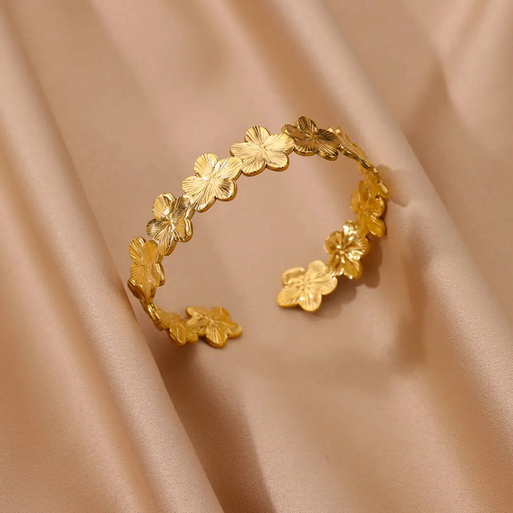 Vintage Floral Armreif – Goldfarbiger Edelstahl-Bangle für Frauen Shop Nory