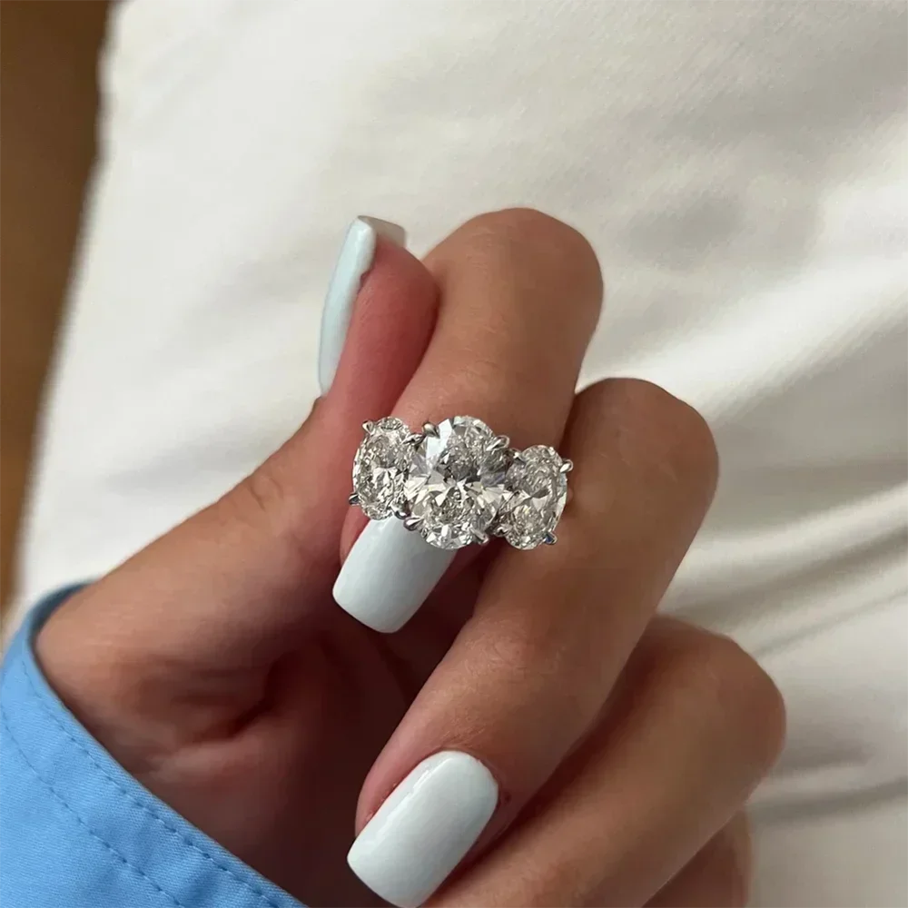 Luminous Eleganz: 6ct Moissanit Diamantring in 18k Gold | Shop Nory