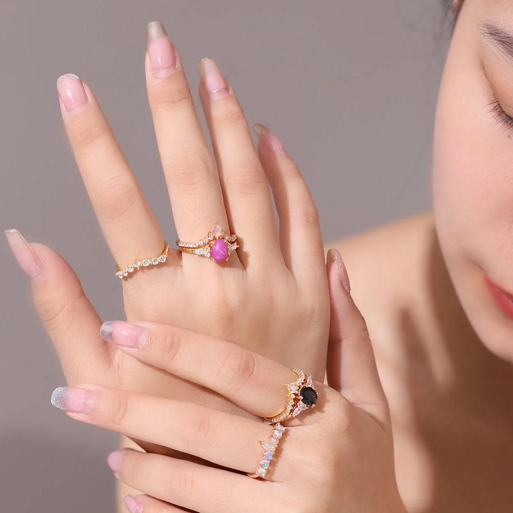 Schwarzer Rutilquarz-Verlobungsring aus 14-karätigem Roségold, antik aussehender gotischer Verlobungsring | Shop Nory