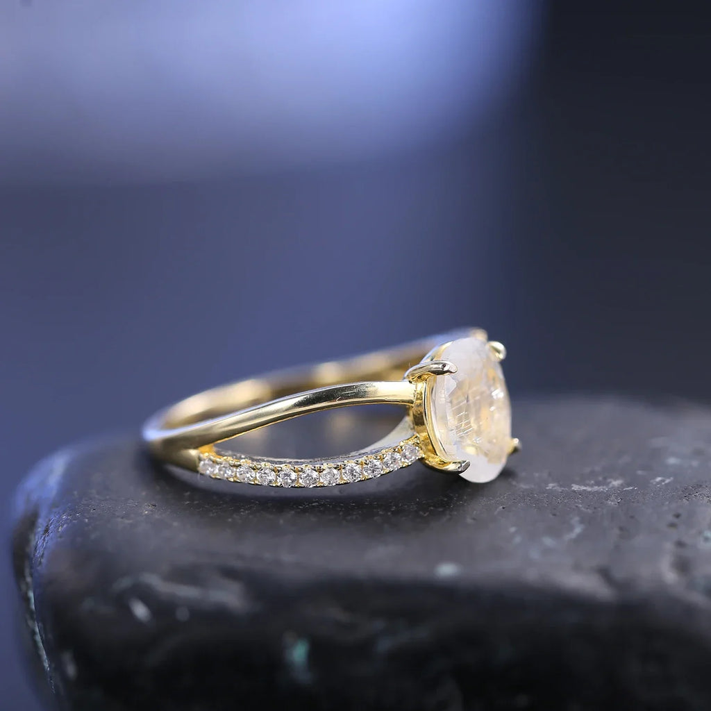 Viktorianischer Mondsteinring mit doppelten Schichten und CZ Goldring für Damen | Shop Nory