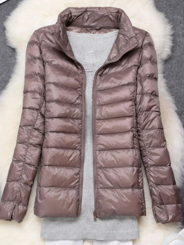 ShopNory | Ultraleichte Damen Daunenjacke mit Kapuze