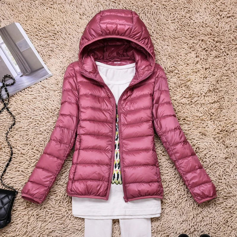 ShopNory | Ultraleichte Damen Daunenjacke mit Kapuze