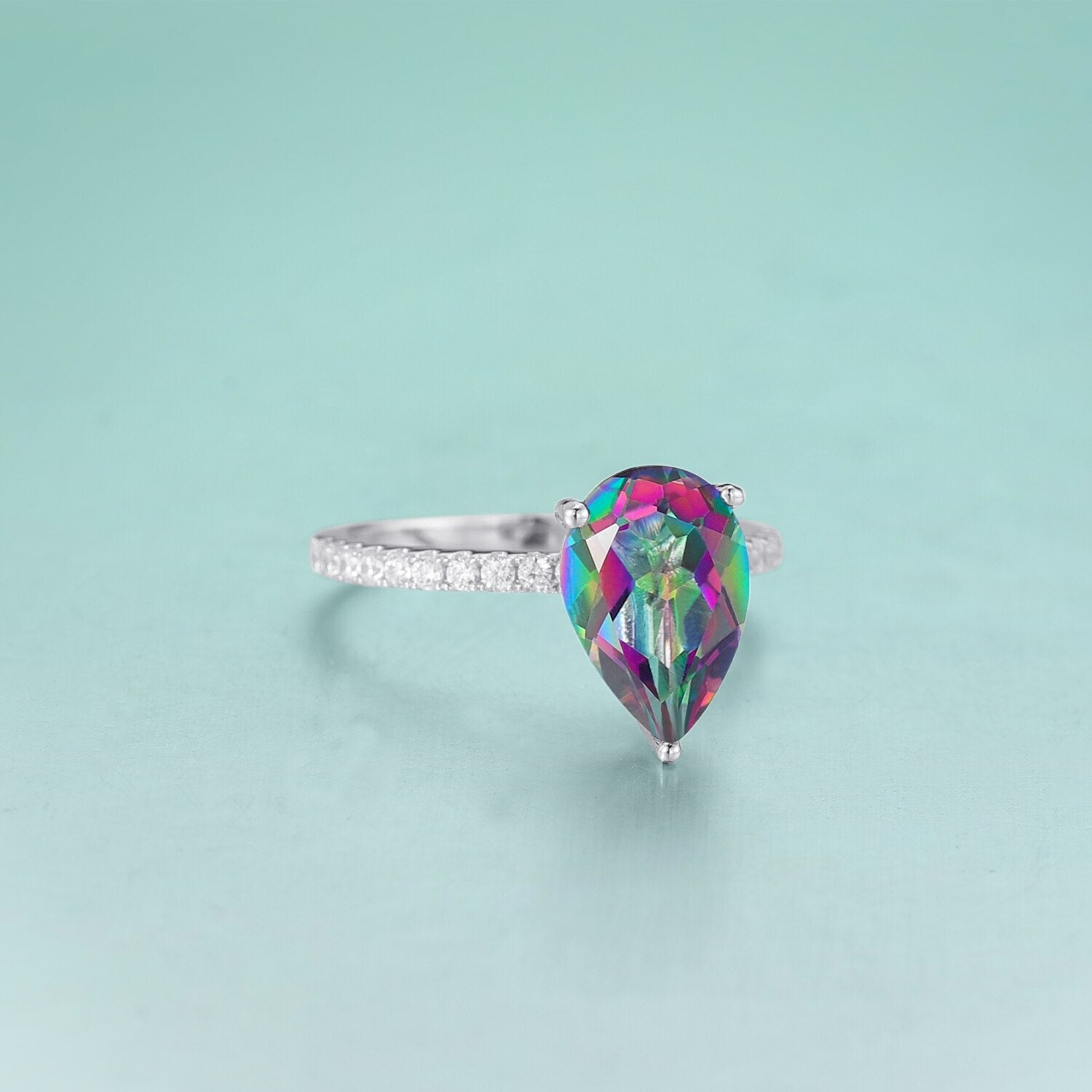 Regenbogenquarzring mit einem natürlichen Regenbogenquarzstein | Shop Nory
