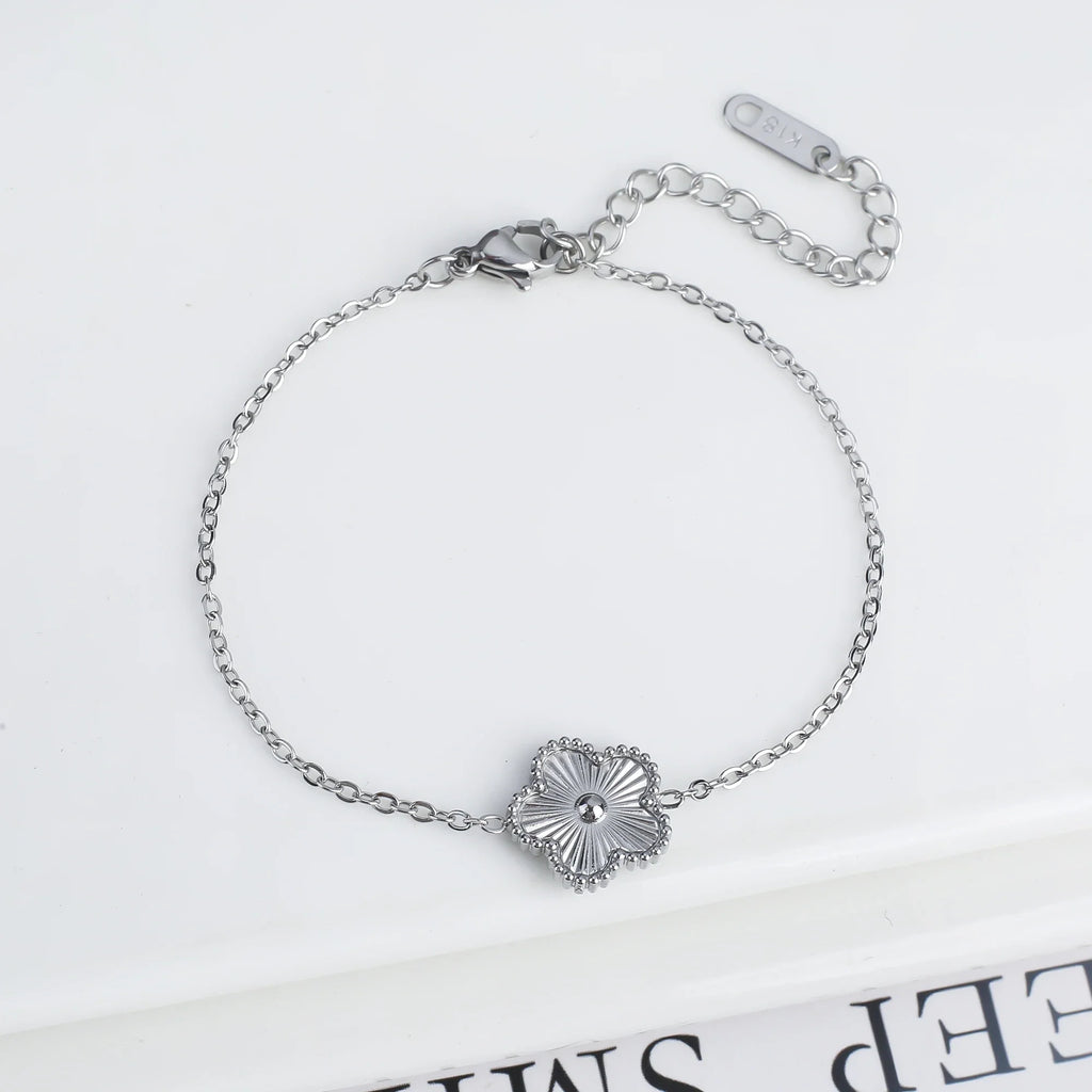 Klassisches Edelstahl Fünf-Blumen-Armband für Damen Shop Nory