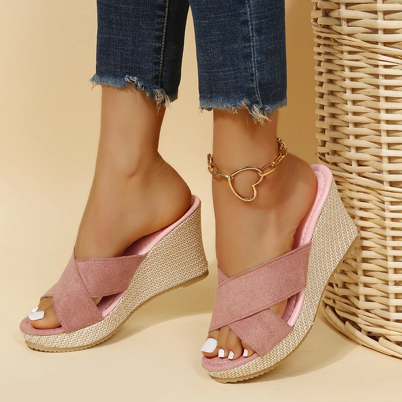 Damensandalen mit Keilabsatz