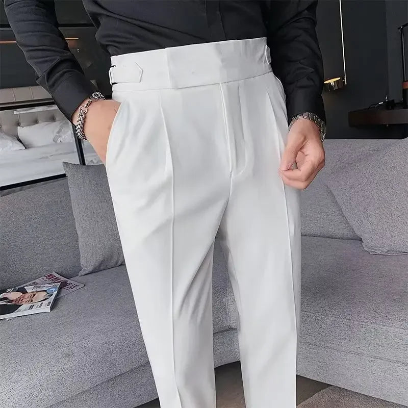 Chic Hochtaillierte Chinohose