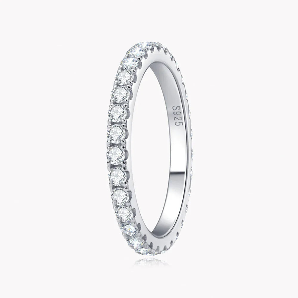 Exquisite Moissanite Ewigkeit Band - 18k Weißgold Luxus | Shop Nory